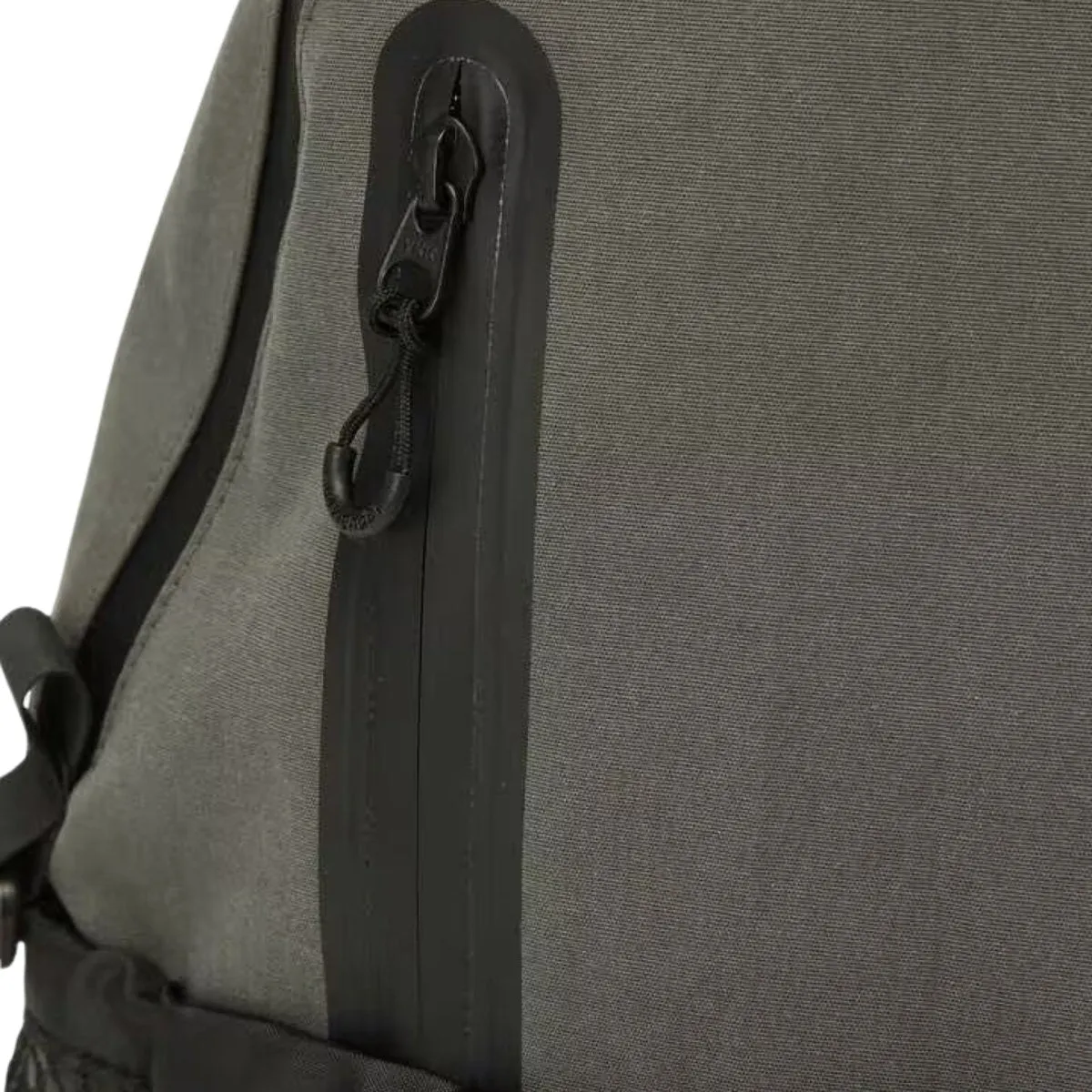 And Wander PE/CO 20L DayPack Gray