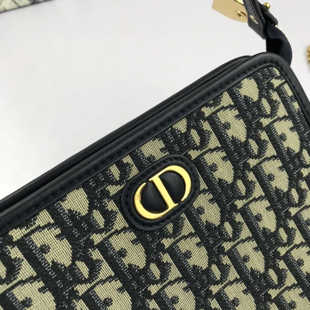 Designer Handbags DR 104