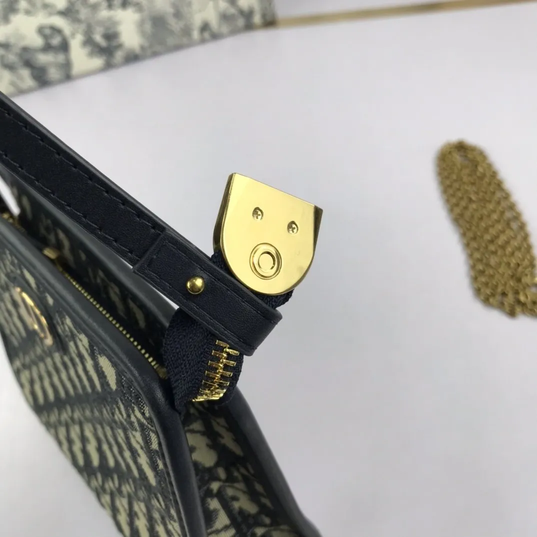 Designer Handbags DR 104