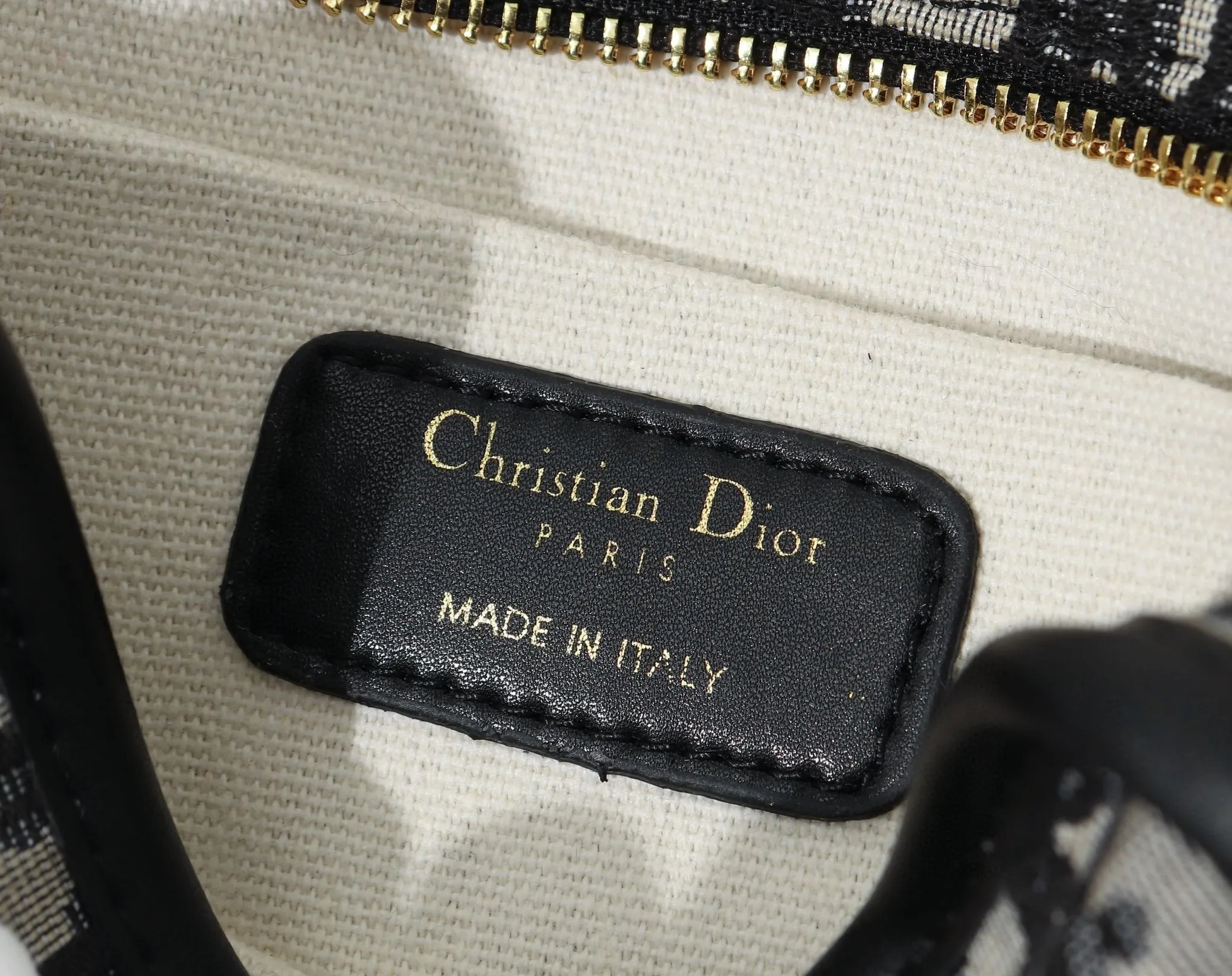 Designer Handbags DR 125