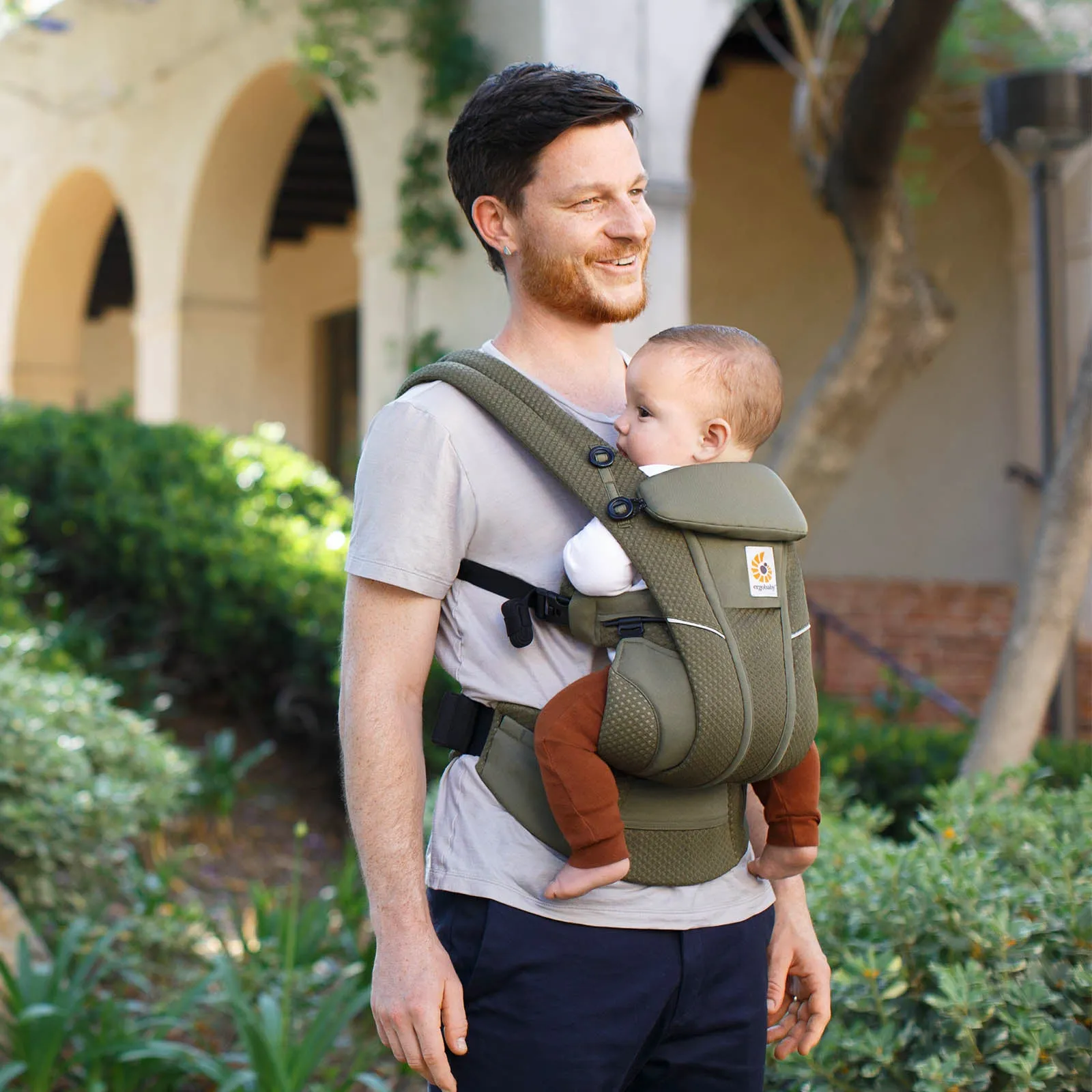 Ergobaby Omni™ Breeze Baby Carrier