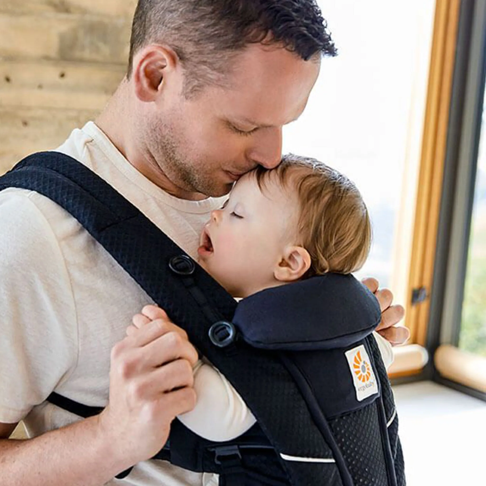 Ergobaby Omni™ Breeze Baby Carrier