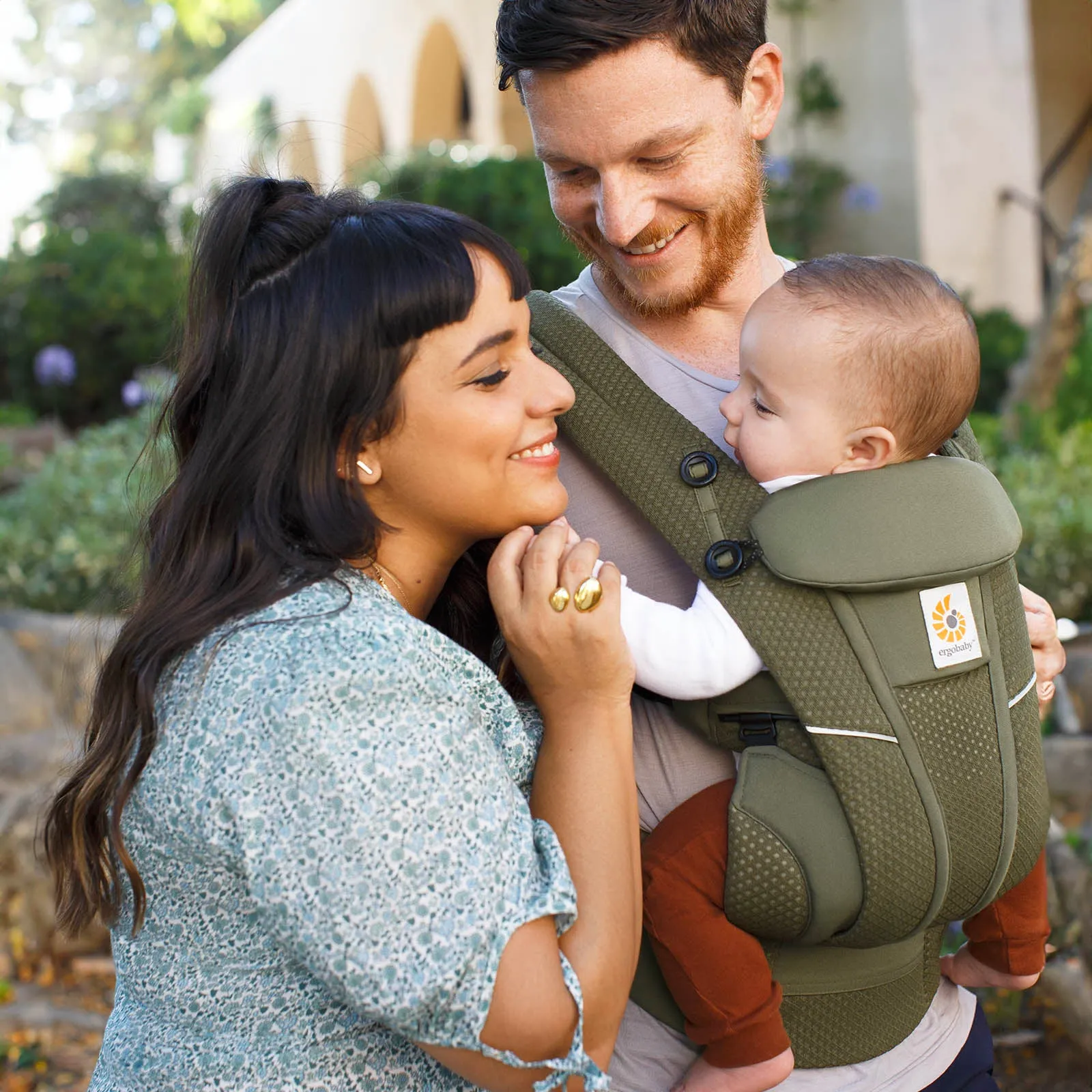 Ergobaby Omni™ Breeze Baby Carrier