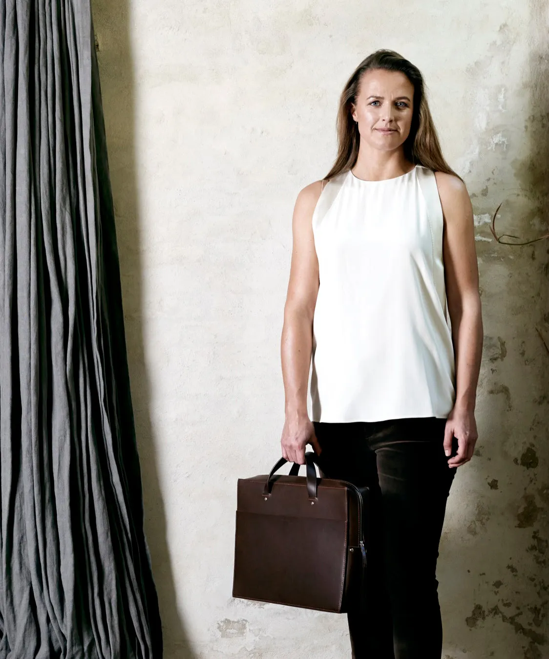 Leather briefcase: AMBASSADOR (dark brown)