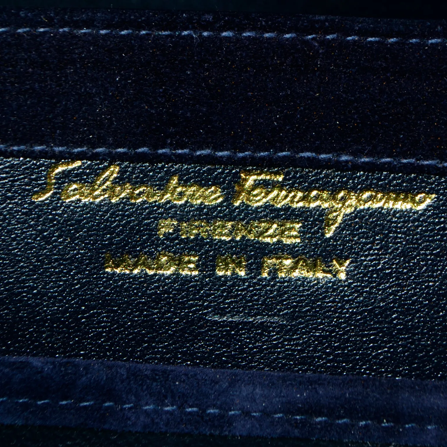 Salvatore Ferragamo Shoulder Bag in Navy Blue Leather & Suede